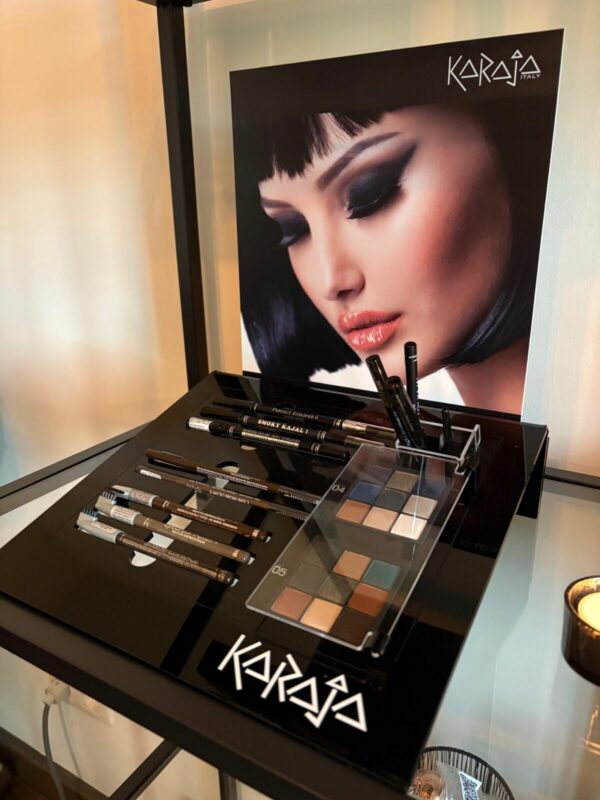 Karaja - K-Theya Display (incl. testers + 3x voorraad)